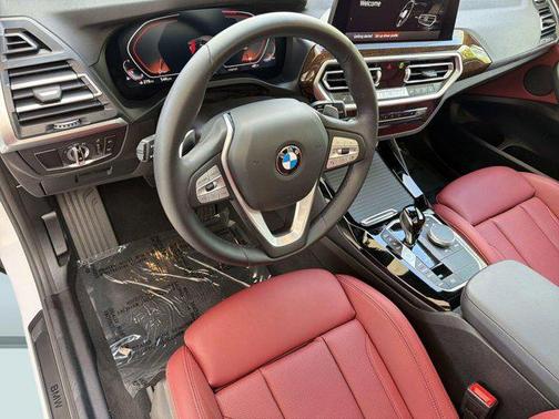 Mineral White Metallic 2024 BMW X3 sDrive30i