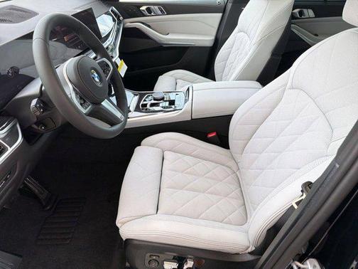 Black Sapphire Metallic 2026 BMW X5 xDrive40i