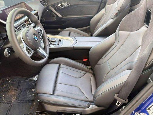 Portimao Blue Metallic 2024 BMW Z4 M40i