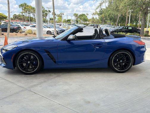 Portimao Blue Metallic 2024 BMW Z4 M40i