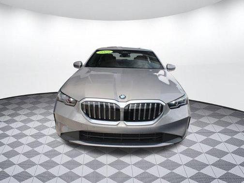 2025 BMW 530 i