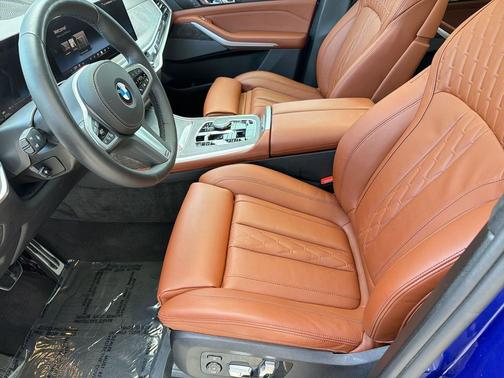 Blue 2025 BMW X7 xDrive40i