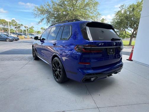 Blue 2025 BMW X7 xDrive40i