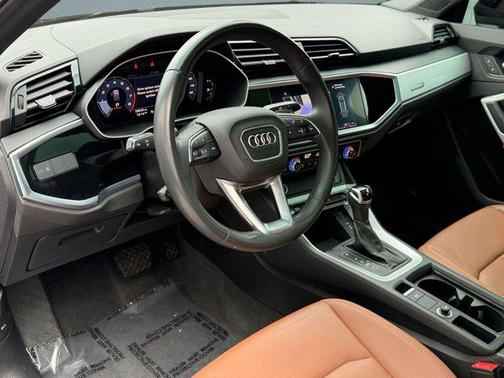 2021 Audi Q3 45 S line Premium