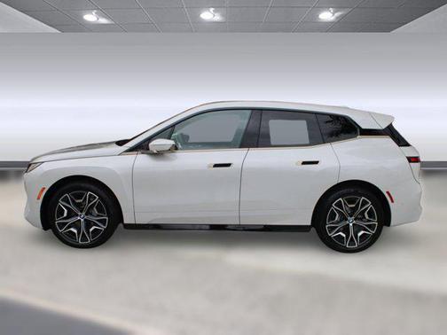2026 BMW iX xDrive45