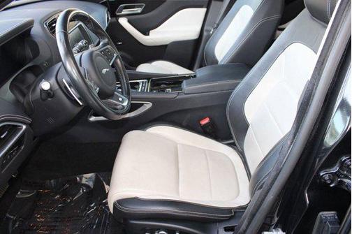 2019 Jaguar F-PACE 30t R-Sport