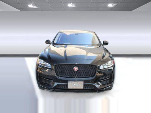 2019 Jaguar F-PACE 30t R-Sport