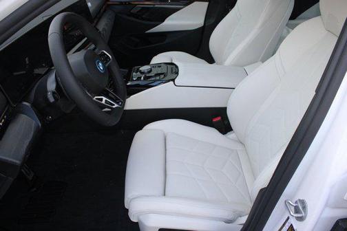 2026 BMW i5 eDrive40