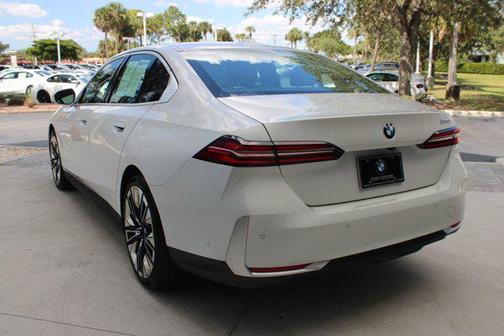 2025 BMW 530 530i