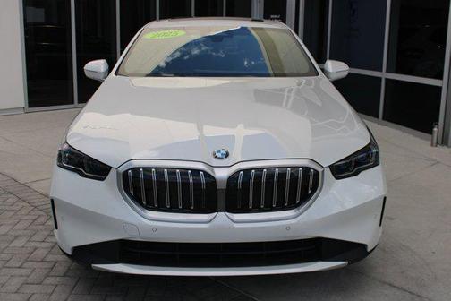 2025 BMW 530 530i
