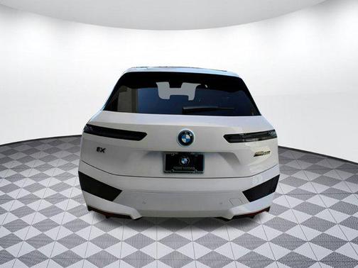 2025 BMW iX M60