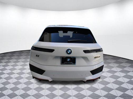 2025 BMW iX M60
