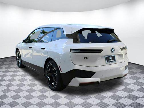 2025 BMW iX M60
