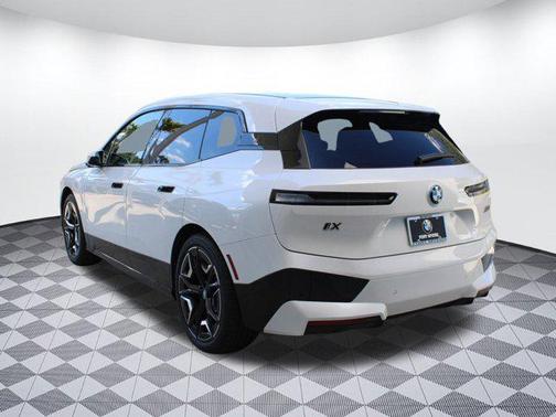 2025 BMW iX M60