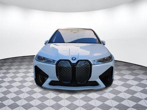 2025 BMW iX M60