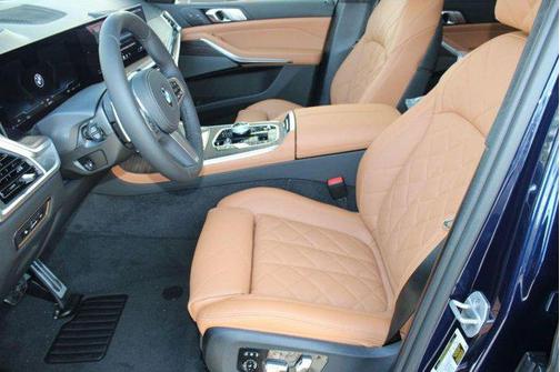 Tanzanite Blue II Metallic 2026 BMW X7 xDrive40i