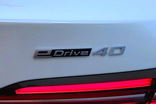 2025 BMW i5 eDrive40