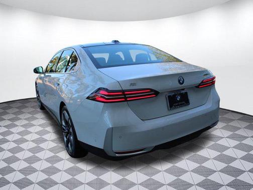 2025 BMW i5 eDrive40