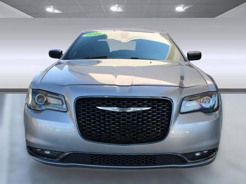 2016 Chrysler 300 S