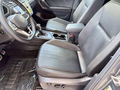 Platinum Gray Metallic 2023 Volkswagen Tiguan 2.0T SE R-Line Black