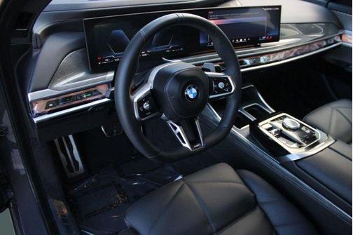 2023 BMW 740 i