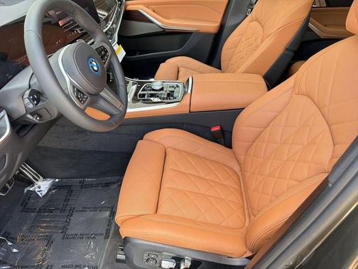 Manhattan Green Metallic 2026 BMW X5 PHEV xDrive50e