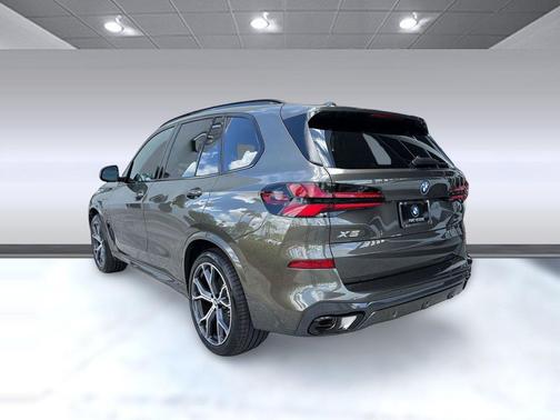 Manhattan Green Metallic 2026 BMW X5 PHEV xDrive50e