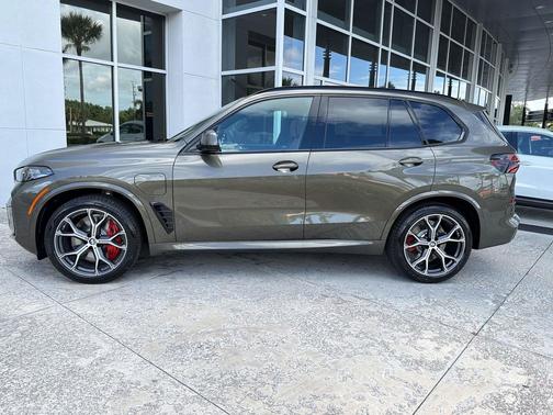 Manhattan Green Metallic 2026 BMW X5 PHEV xDrive50e