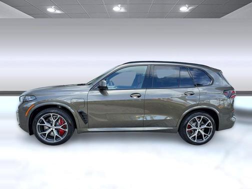 Manhattan Green Metallic 2026 BMW X5 PHEV xDrive50e