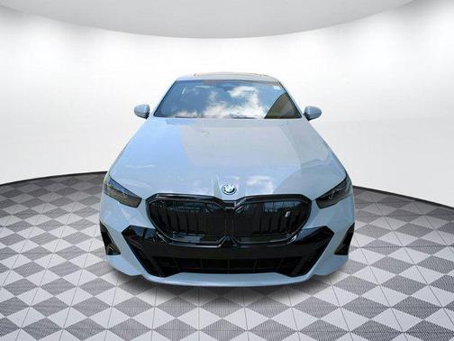 2025 BMW i5 eDrive40