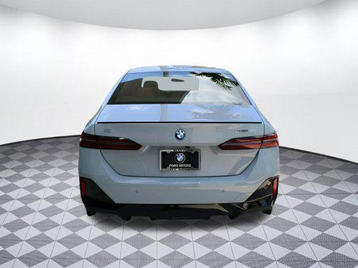 2025 BMW i5 eDrive40