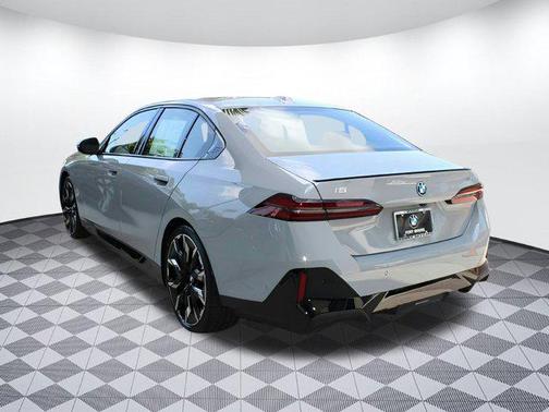 2025 BMW i5 eDrive40