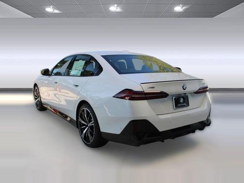 Mineral White Metallic 2026 BMW 530 xDrive