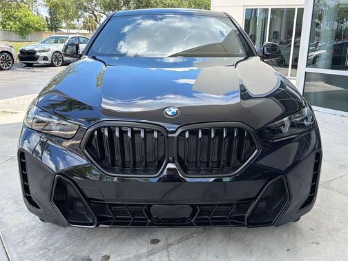 Carbon Black Metallic 2025 BMW X6 xDrive40i
