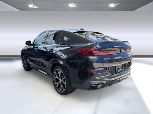 Carbon Black Metallic 2025 BMW X6 xDrive40i