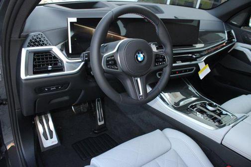2026 BMW X5 M60i