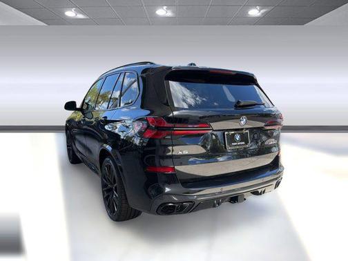 Black Sapphire Metallic 2026 BMW X5 M60i