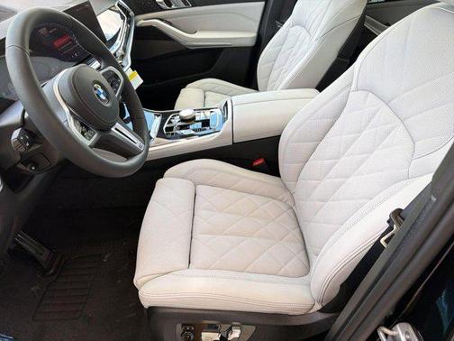 Black Sapphire Metallic 2026 BMW X5 M60i