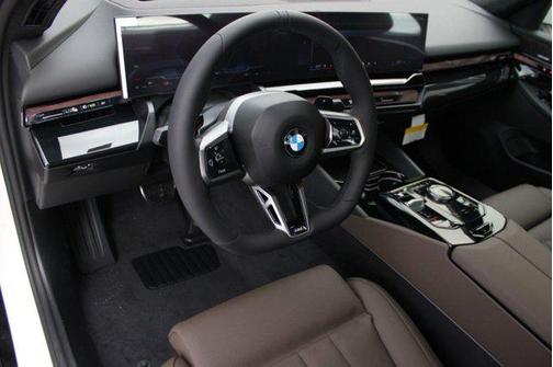 Alpine White 2026 BMW 530 530i