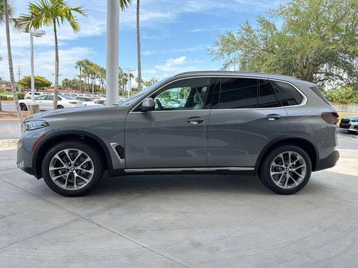 Skyscraper Grey Metallic 2026 BMW X5 sDrive40i