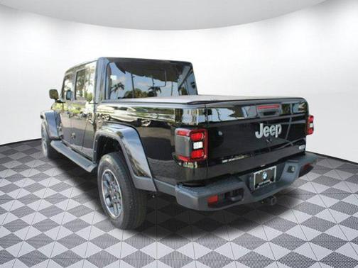 2022 Jeep Gladiator Overland