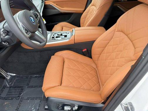 Alpine White 2026 BMW X5 PHEV xDrive50e