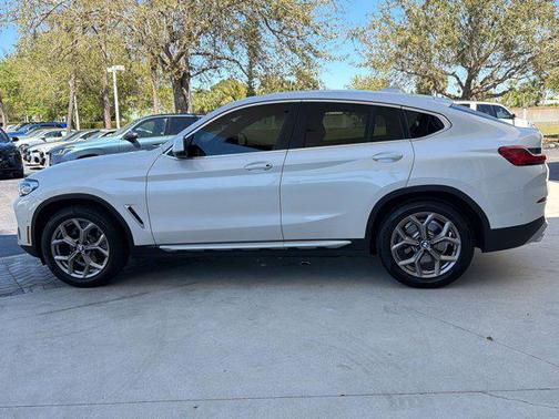 Mineral White Metallic 2022 BMW X4 xDrive30i