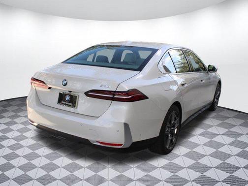 2026 BMW 530 i