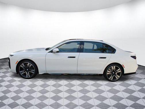 2025 BMW 740 i xDrive