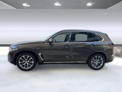 Manhattan Green Metallic 2026 BMW X5 PHEV xDrive50e