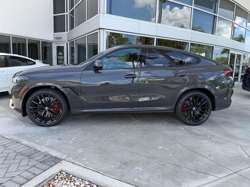 Carbon Black Metallic 2027 BMW 530 i