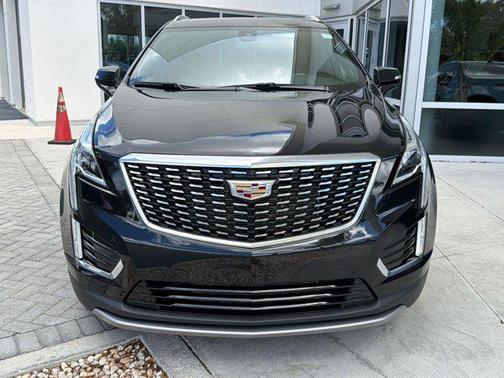 Stellar Black Metallic 2020 Cadillac XT5 Premium Luxury