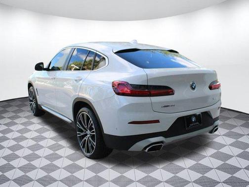2023 BMW X4 xDrive30i