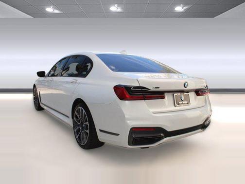 2022 BMW 750 i xDrive